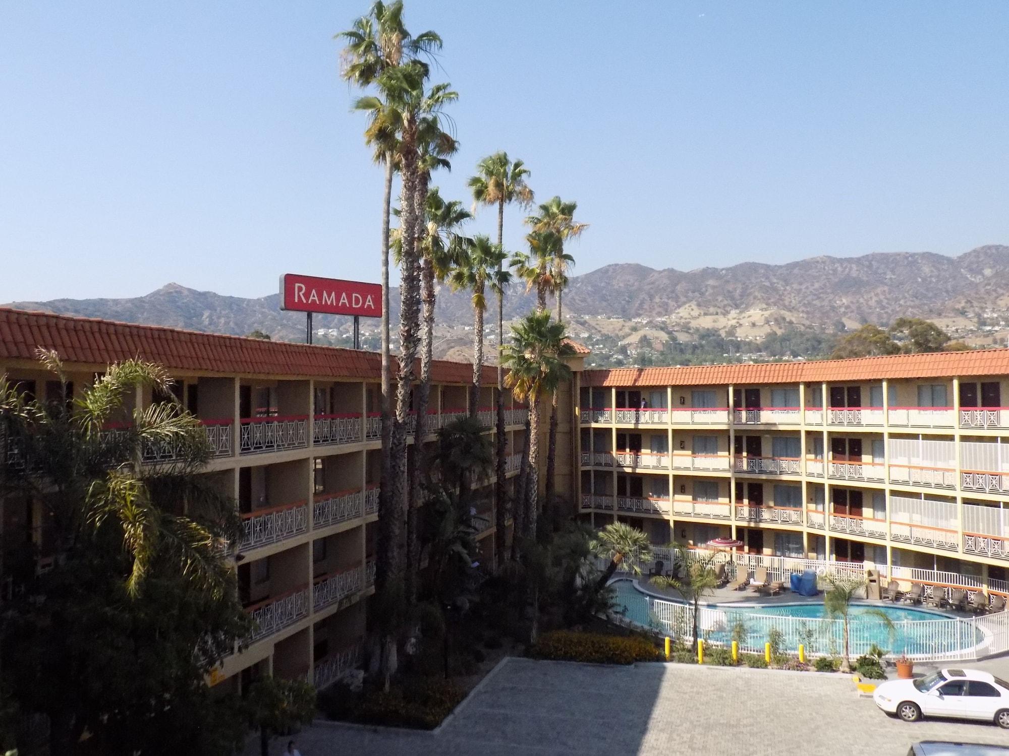 Ramada By Wyndham Burbank Airport Hotell Exteriör bild